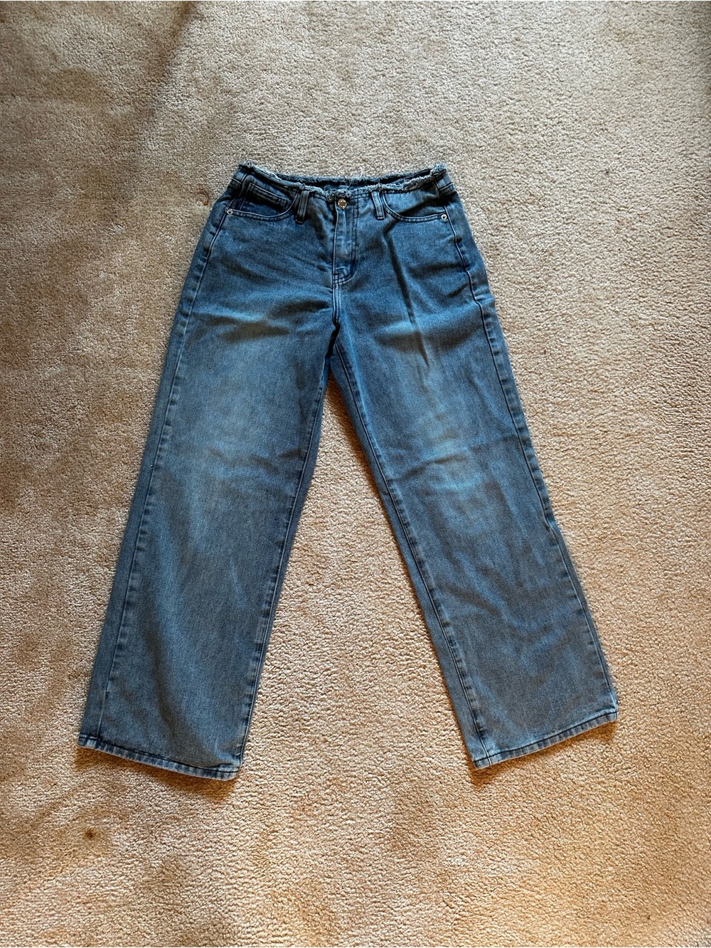 Pretty Little Thing Vintage Wash Fray Waist Low Rise Wide Leg Jeans